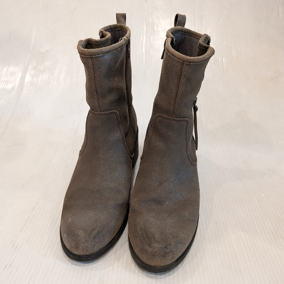 CLARKS Collection Nevella Devon Women's taupe suede zip ankle booties size 10 - Picture 11 of 15